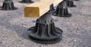 plot autonivelant pour terrasse en bois Jouplast