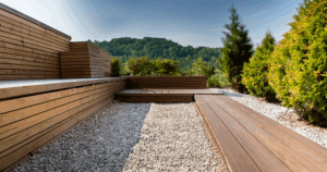 Terrasse sur plots avec gravier
