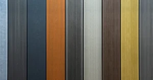 Différents coloris de lames de terrasse composite