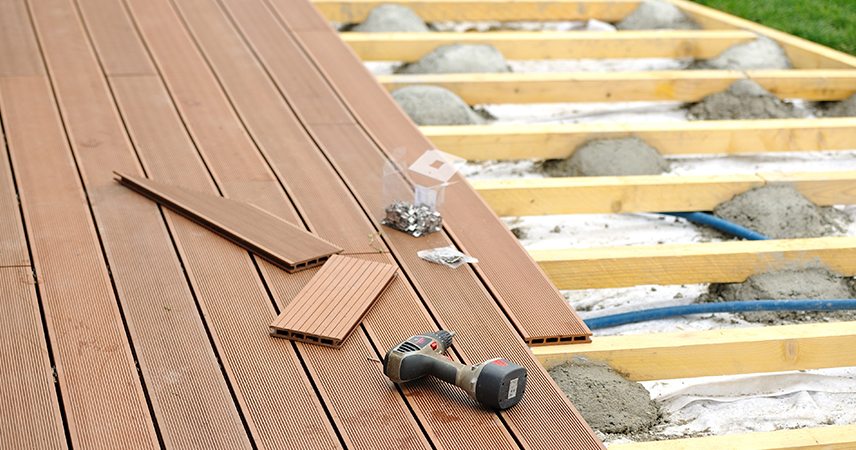 terrasse en bois composite sur plots