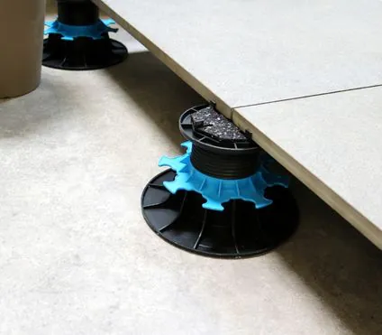 gomme acoustique sur plot terrasse dalle Jouplast